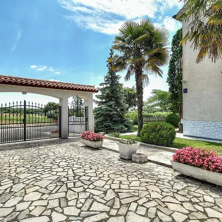 Apartment Mugeba I Apartment Porec