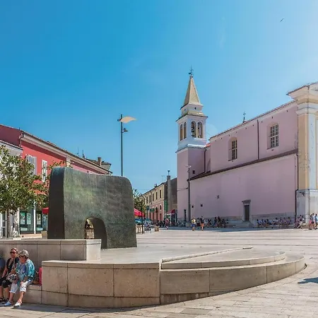 2 Bedroom Beautiful Apartment In Porec Apartment *