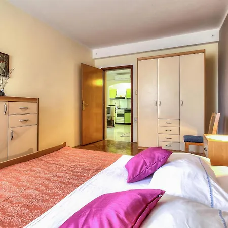 Apartment 2 Bedroom Beautiful Apartment In Porec