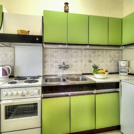 Apartment 2 Bedroom Beautiful Apartment In Porec *